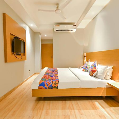 Fabhotel Penthouse - A K Dev Road Guwahati Bagian luar foto