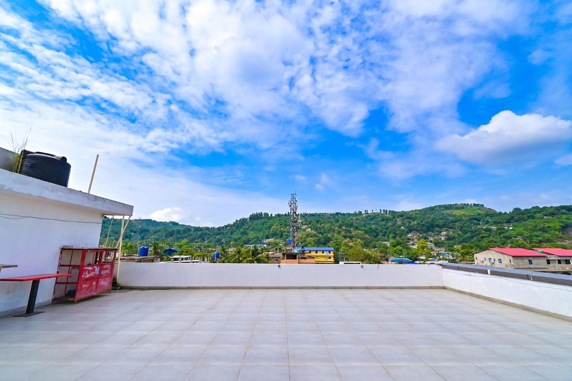 Fabhotel Penthouse - A K Dev Road Guwahati Bagian luar foto